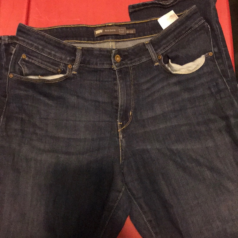 Levis bold curve Jean stretchy 14/32